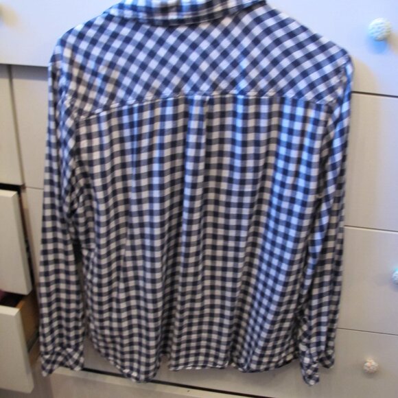 Sitewide Sale Croft and barrow Button Down top with pockets Size Large - Picture 4 of 4